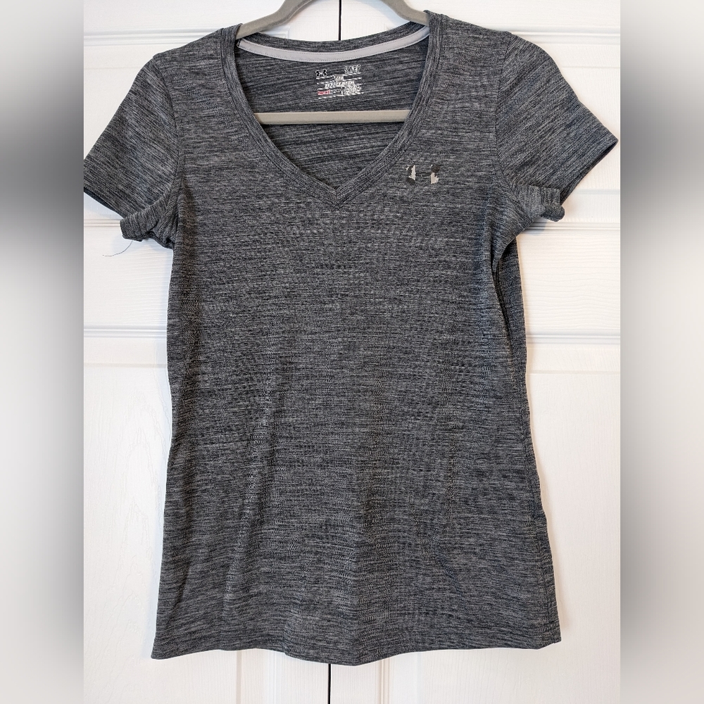 Under Armour tshirt